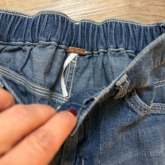 Free People Chloe Baby BARREL Jeans Size XS - Picture 7 of 7